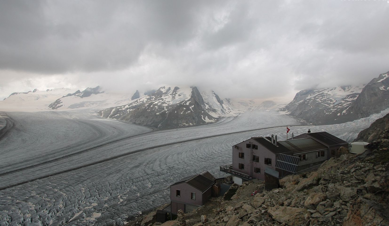 De al sneeuwvrije Aletschgletsjer (CH)